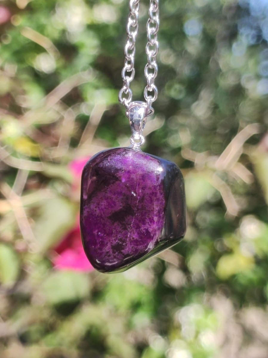 Sugilith / Sugilite inkl. 925 Silberöse lila Edelstein Kette HIPPIE Ethno Natur Heilstein Rarität Selten Flash Wow Sammler Investition Edel - Art of Nature Berlin