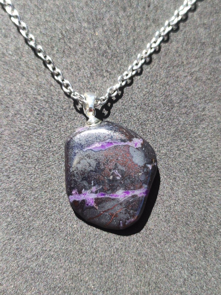 Sugilith / Sugilite inkl. 925 Silberöse lila Edelstein Kette HIPPIE Ethno Natur Heilstein Rarität Selten Flash Wow Sammler Investition Edel - Art of Nature Berlin