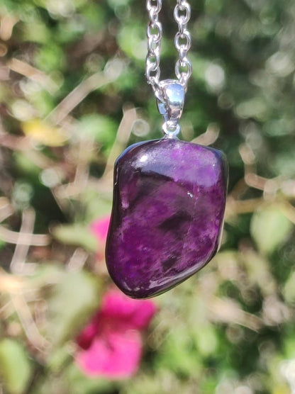 Sugilith / Sugilite inkl. 925 Silberöse lila Edelstein Kette HIPPIE Ethno Natur Heilstein Rarität Selten Flash Wow Sammler Investition Edel - Art of Nature Berlin