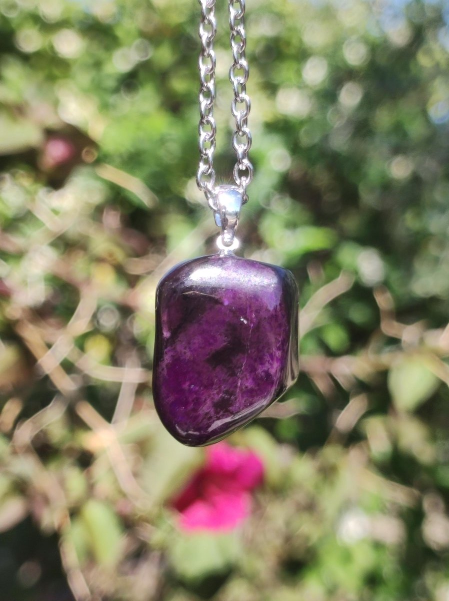 Sugilith / Sugilite inkl. 925 Silberöse lila Edelstein Kette HIPPIE Ethno Natur Heilstein Rarität Selten Flash Wow Sammler Investition Edel - Art of Nature Berlin