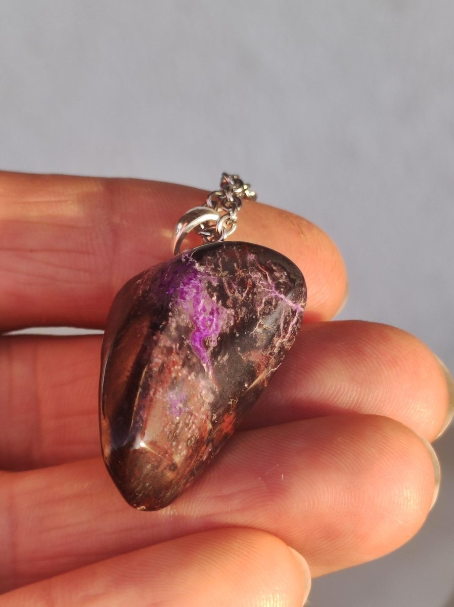 Sugilith / Sugilite inkl. 925 Silberöse lila Edelstein Kette HIPPIE Ethno Natur Heilstein Rarität Selten Flash Wow Sammler Investition Edel - Art of Nature Berlin