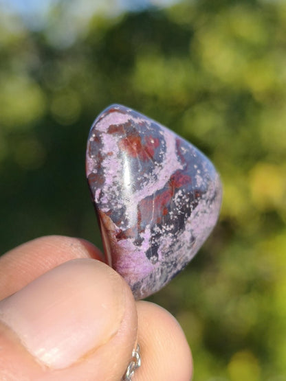 Sugilith / Sugilite Kette inkl. 925 Silberöse lila Edelstein Unikat Ethno Natur Heilstein Rarität Selten Flash Wow Sammler Investition Edel - Art of Nature Berlin