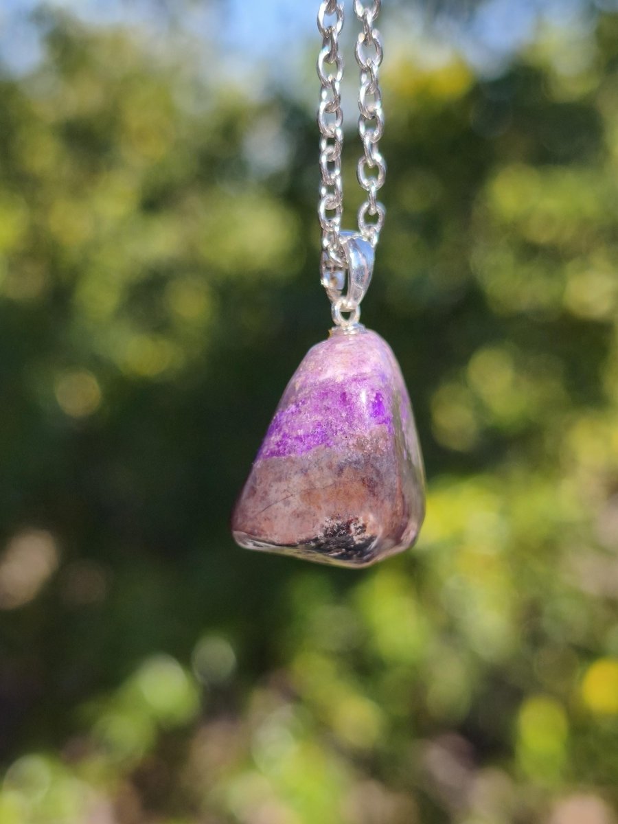Sugilith / Sugilite Kette inkl. 925 Silberöse lila Edelstein Unikat Ethno Natur Heilstein Rarität Selten Flash Wow Sammler Investition Edel - Art of Nature Berlin