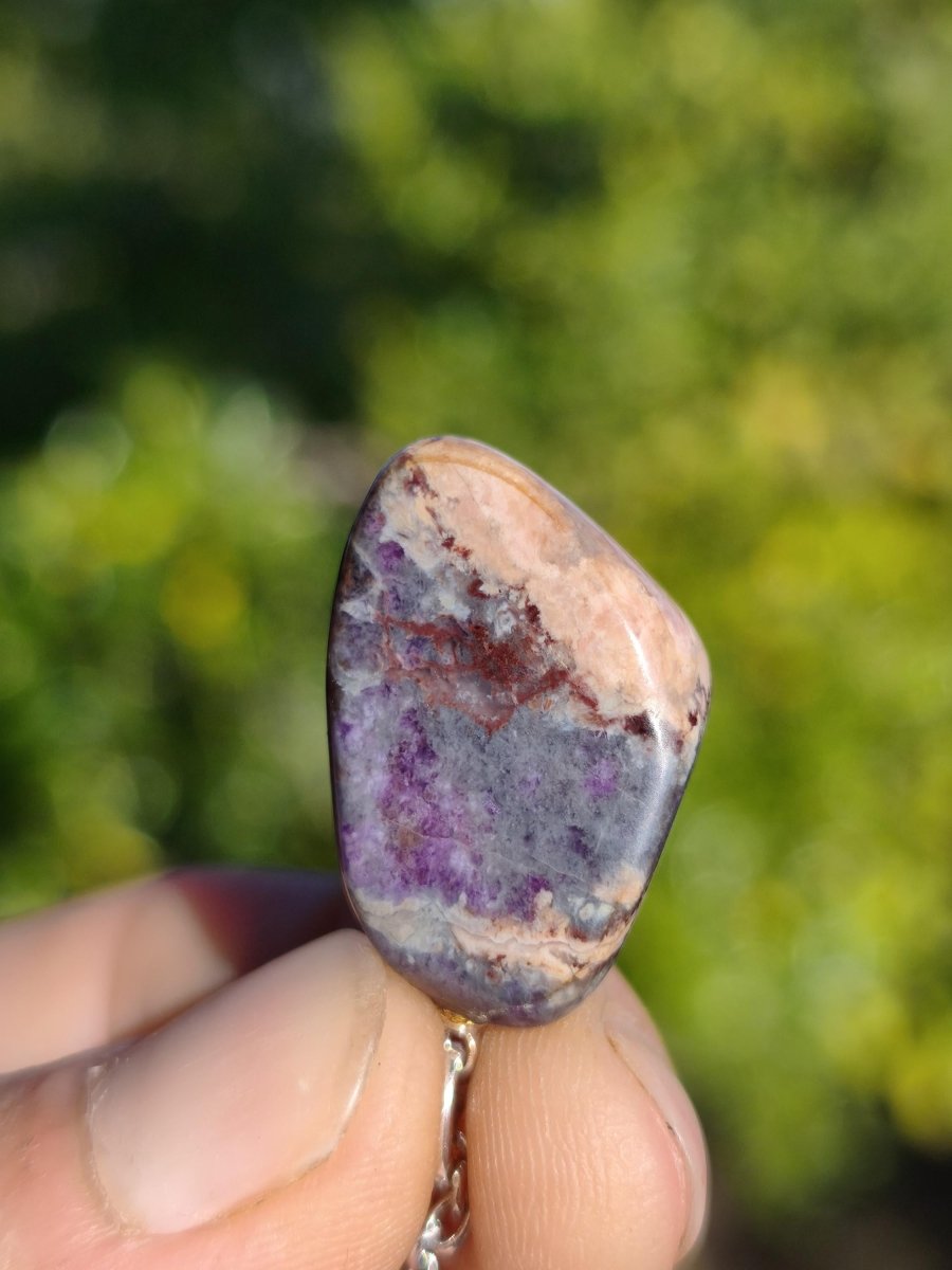 Sugilith / Sugilite Kette inkl. 925 Silberöse lila Edelstein Unikat Ethno Natur Heilstein Rarität Selten Flash Wow Sammler Investition Edel - Art of Nature Berlin