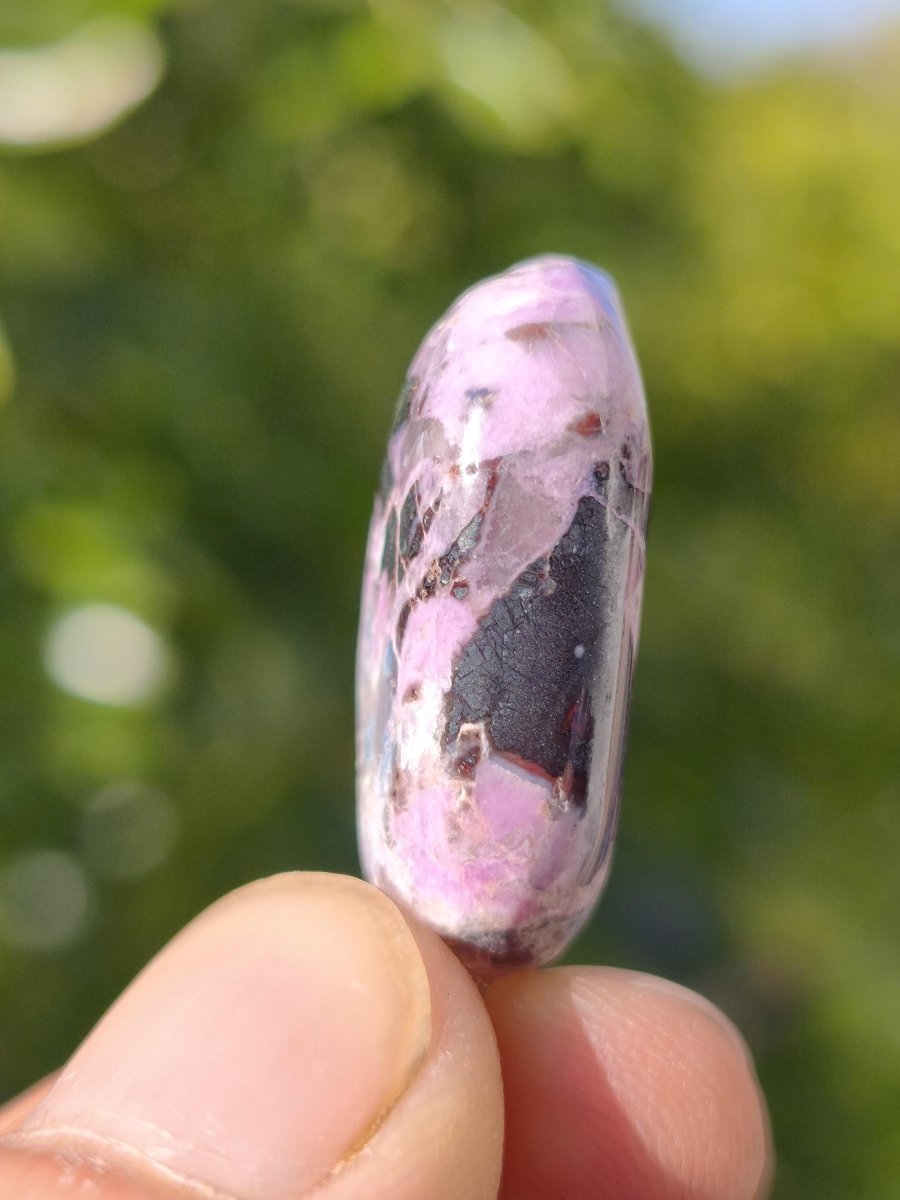 Sugilith / Sugilite Kette inkl. 925 Silberöse lila Edelstein Unikat Ethno Natur Heilstein Rarität Selten Flash Wow Sammler Investition Edel - Art of Nature Berlin