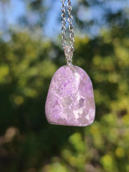 Sugilith / Sugilite Kette inkl. 925 Silberöse lila Edelstein Unikat Ethno Natur Heilstein Rarität Selten Flash Wow Sammler Investition Edel - Art of Nature Berlin