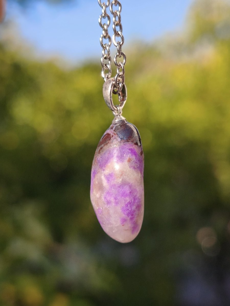 Sugilith / Sugilite Kette inkl. 925 Silberöse lila Edelstein Unikat Ethno Natur Heilstein Rarität Selten Flash Wow Sammler Investition Edel - Art of Nature Berlin