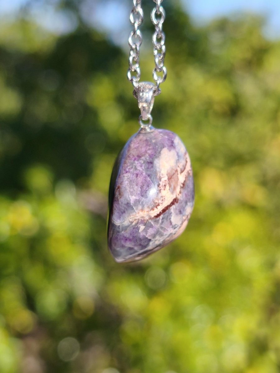 Sugilith / Sugilite Kette inkl. 925 Silberöse lila Edelstein Unikat Ethno Natur Heilstein Rarität Selten Flash Wow Sammler Investition Edel - Art of Nature Berlin