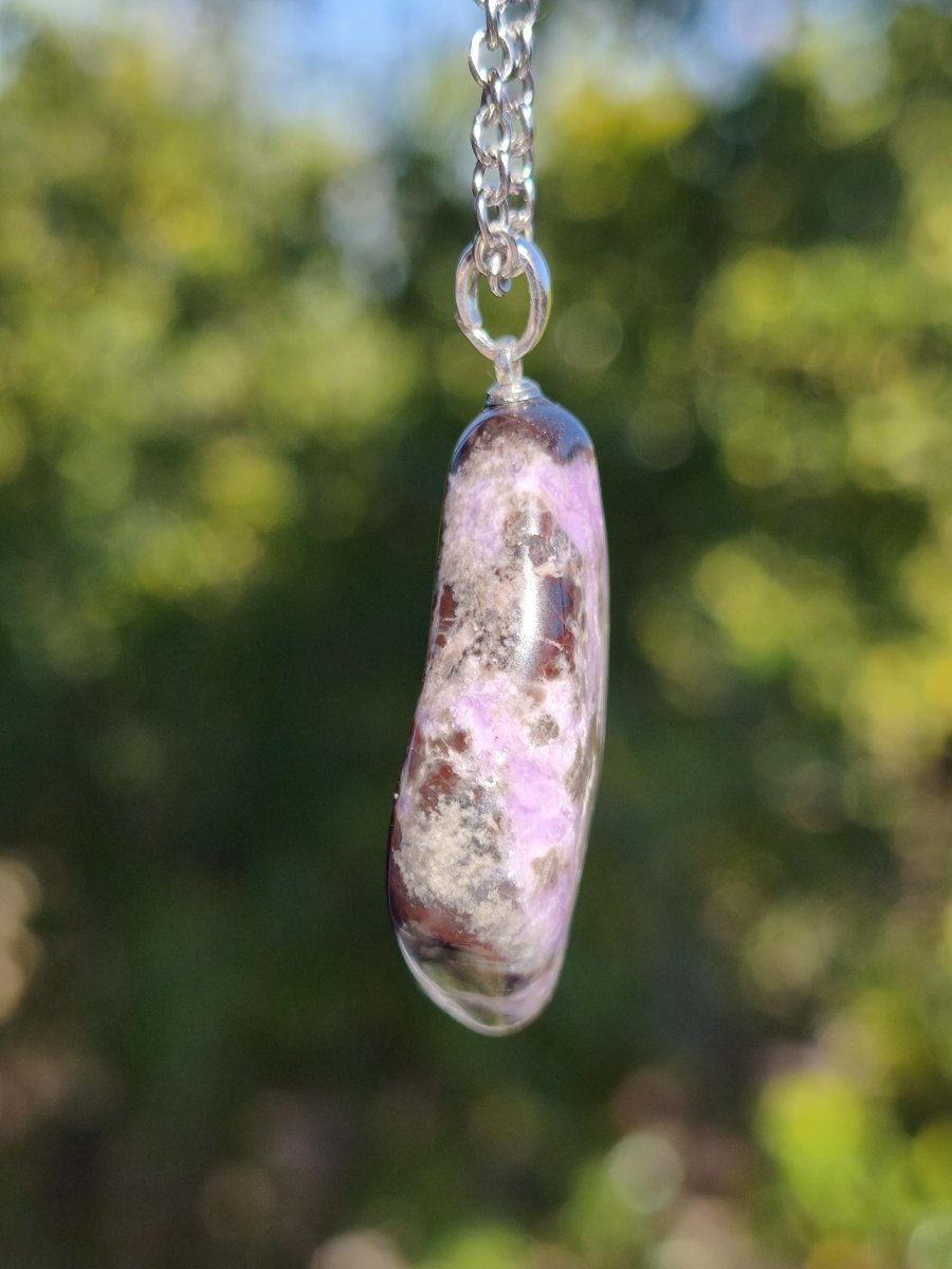 Sugilith / Sugilite Kette inkl. 925 Silberöse lila Edelstein Unikat Ethno Natur Heilstein Rarität Selten Flash Wow Sammler Investition Edel - Art of Nature Berlin