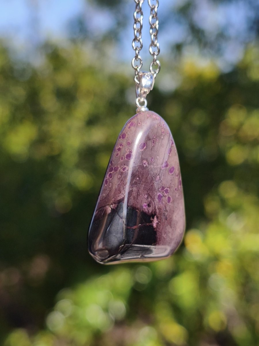 Sugilith / Sugilite Kette inkl. 925 Silberöse lila Edelstein Unikat Ethno Natur Heilstein Rarität Selten Flash Wow Sammler Investition Edel - Art of Nature Berlin