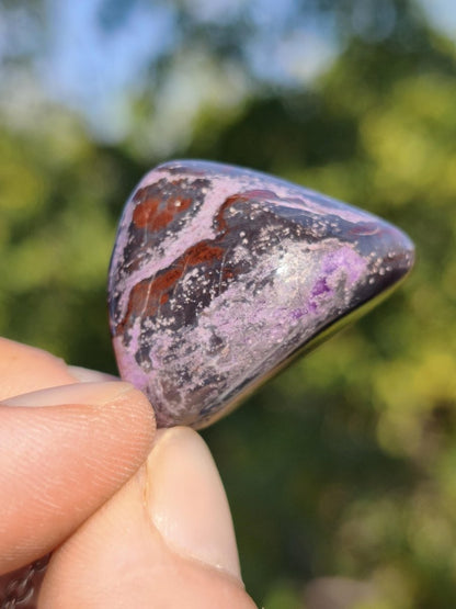 Sugilith / Sugilite Kette inkl. 925 Silberöse lila Edelstein Unikat Ethno Natur Heilstein Rarität Selten Flash Wow Sammler Investition Edel - Art of Nature Berlin