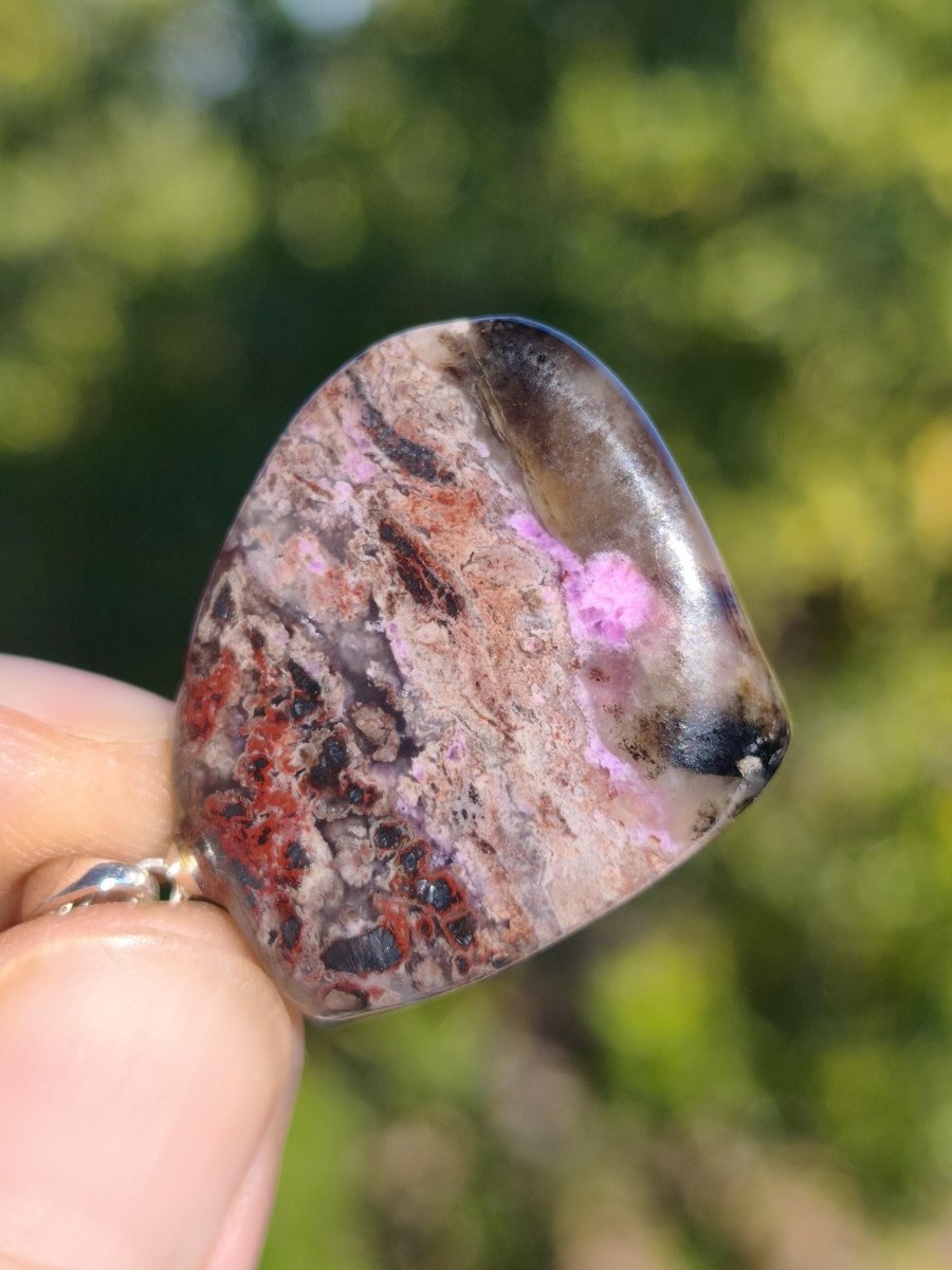 Sugilith / Sugilite Kette inkl. 925 Silberöse lila Edelstein Unikat Ethno Natur Heilstein Rarität Selten Flash Wow Sammler Investition Edel - Art of Nature Berlin