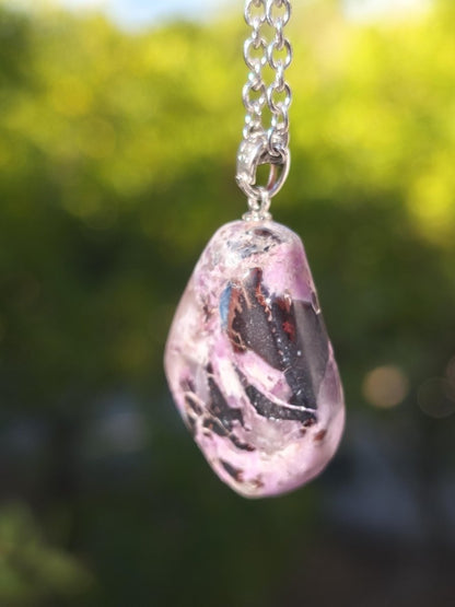 Sugilith / Sugilite Kette inkl. 925 Silberöse lila Edelstein Unikat Ethno Natur Heilstein Rarität Selten Flash Wow Sammler Investition Edel - Art of Nature Berlin