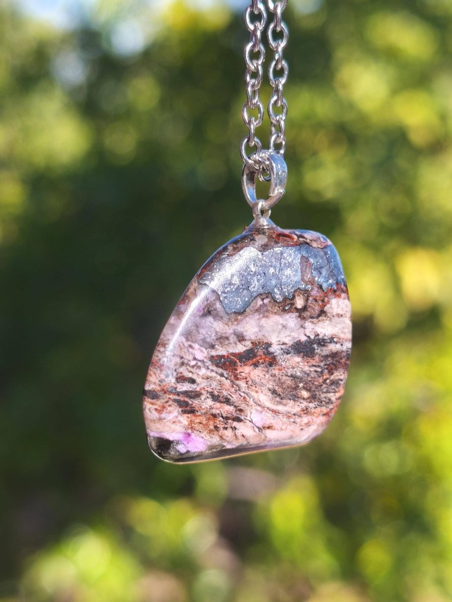 Sugilith / Sugilite Kette inkl. 925 Silberöse lila Edelstein Unikat Ethno Natur Heilstein Rarität Selten Flash Wow Sammler Investition Edel - Art of Nature Berlin