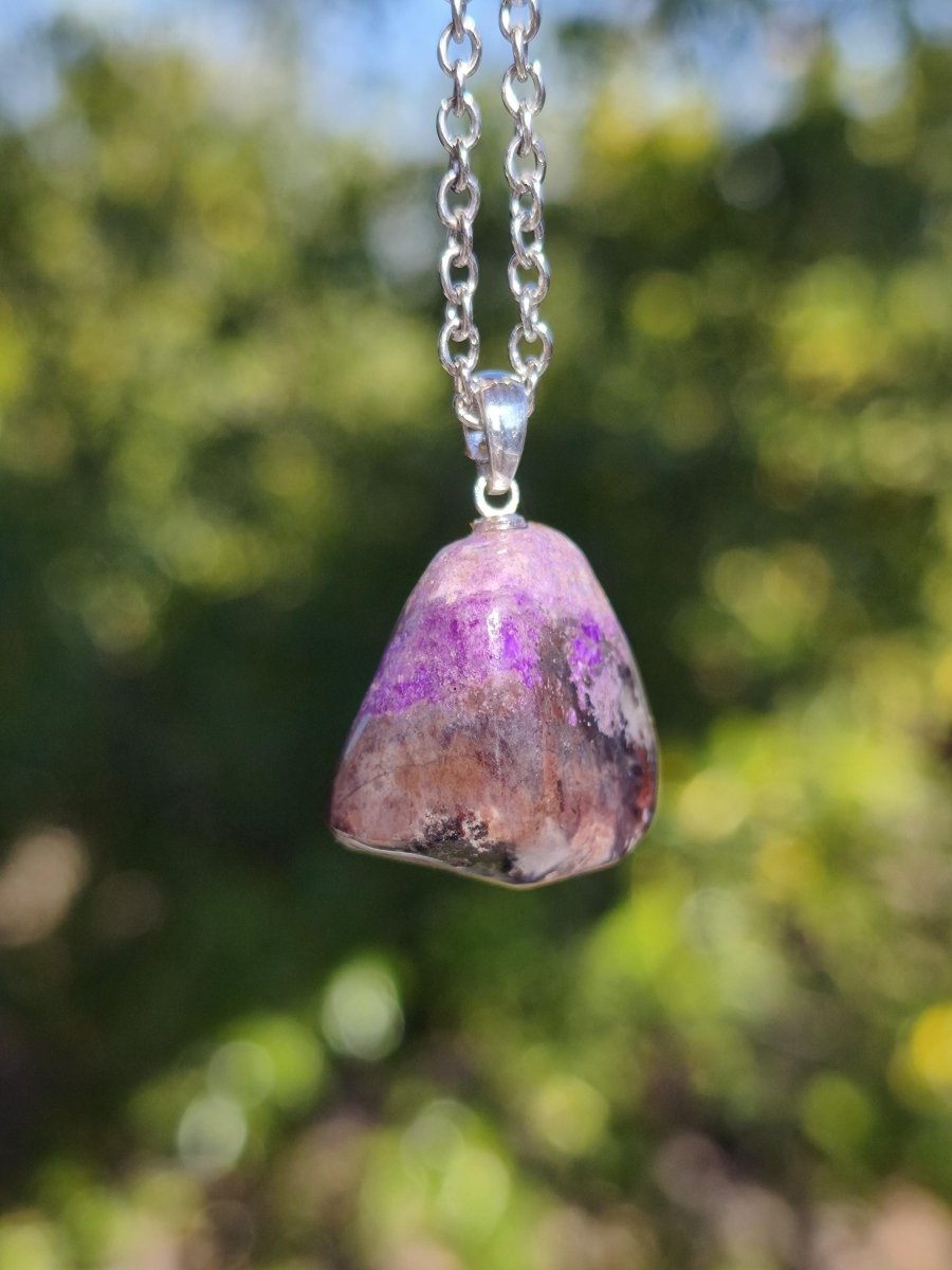 Sugilith / Sugilite Kette inkl. 925 Silberöse lila Edelstein Unikat Ethno Natur Heilstein Rarität Selten Flash Wow Sammler Investition Edel - Art of Nature Berlin