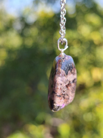 Sugilith / Sugilite Kette inkl. 925 Silberöse lila Edelstein Unikat Ethno Natur Heilstein Rarität Selten Flash Wow Sammler Investition Edel - Art of Nature Berlin