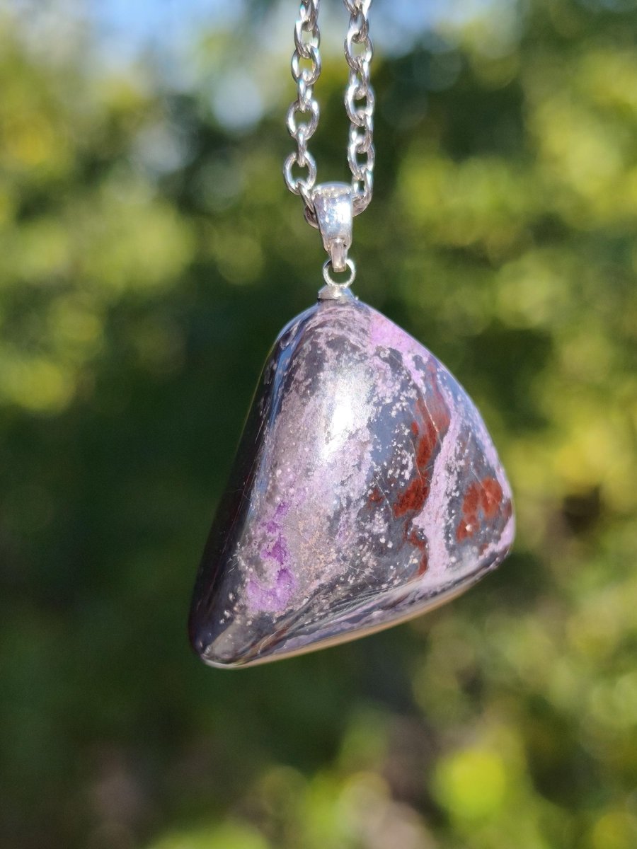 Sugilith / Sugilite Kette inkl. 925 Silberöse lila Edelstein Unikat Ethno Natur Heilstein Rarität Selten Flash Wow Sammler Investition Edel - Art of Nature Berlin
