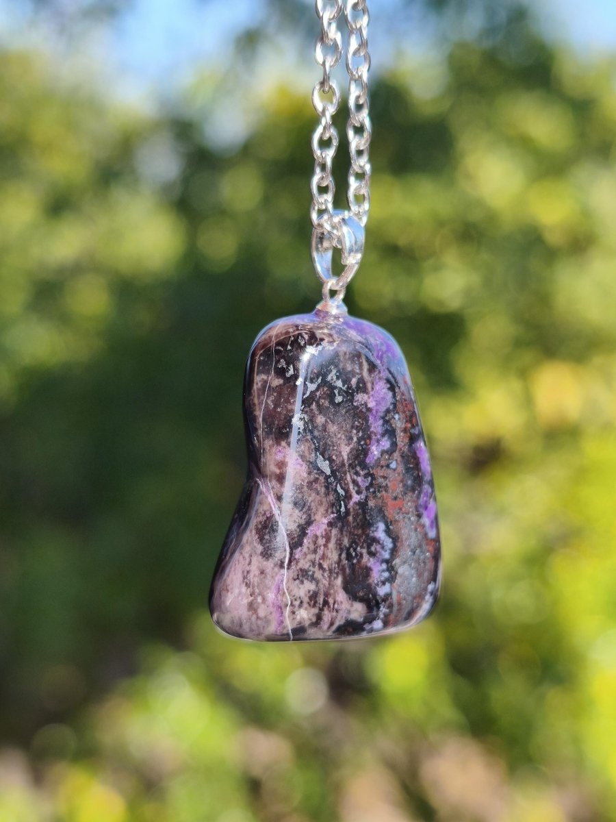 Sugilith / Sugilite Kette inkl. 925 Silberöse lila Edelstein Unikat Ethno Natur Heilstein Rarität Selten Flash Wow Sammler Investition Edel - Art of Nature Berlin