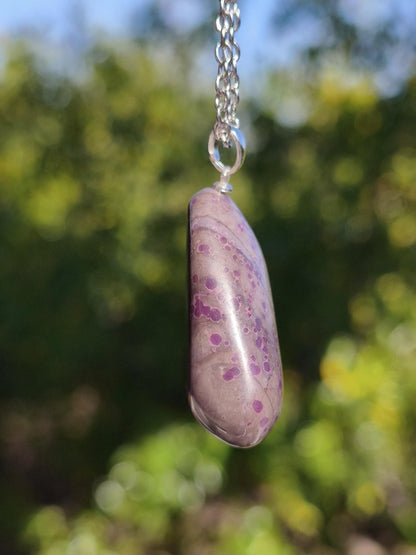 Sugilith / Sugilite Kette inkl. 925 Silberöse lila Edelstein Unikat Ethno Natur Heilstein Rarität Selten Flash Wow Sammler Investition Edel - Art of Nature Berlin