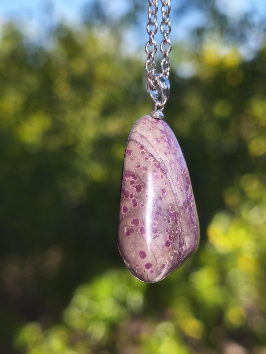 Sugilith / Sugilite Kette inkl. 925 Silberöse lila Edelstein Unikat Ethno Natur Heilstein Rarität Selten Flash Wow Sammler Investition Edel - Art of Nature Berlin