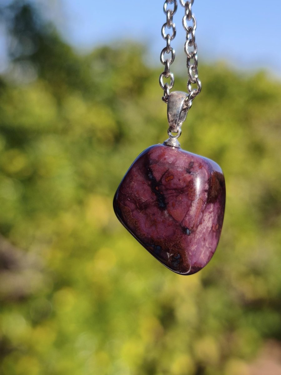 Sugilith / Sugilite Kette inkl. 925 Silberöse lila Edelstein Unikat Ethno Natur Heilstein Rarität Selten Flash Wow Sammler Investition Edel - Art of Nature Berlin