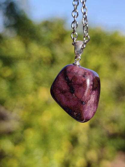 Sugilith / Sugilite Kette inkl. 925 Silberöse lila Edelstein Unikat Ethno Natur Heilstein Rarität Selten Flash Wow Sammler Investition Edel - Art of Nature Berlin