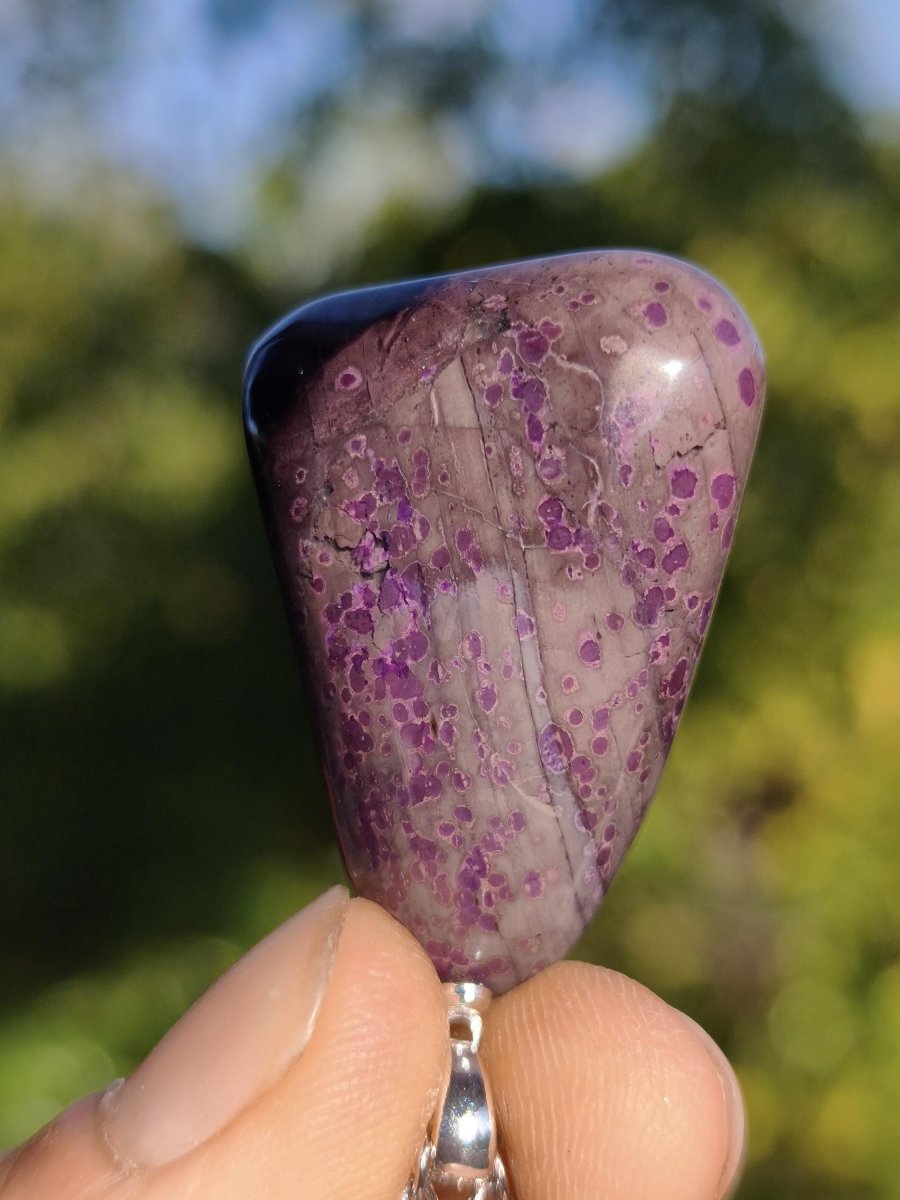 Sugilith / Sugilite Kette inkl. 925 Silberöse lila Edelstein Unikat Ethno Natur Heilstein Rarität Selten Flash Wow Sammler Investition Edel - Art of Nature Berlin