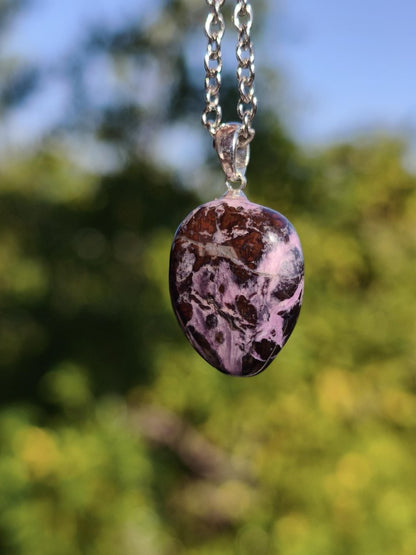 Sugilith / Sugilite Kette inkl. 925 Silberöse lila Edelstein Unikat Ethno Natur Heilstein Rarität Selten Flash Wow Sammler Investition Edel - Art of Nature Berlin