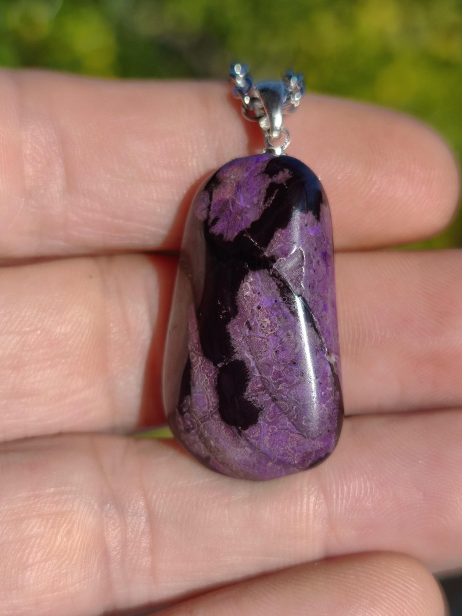 Sugilith / Sugilite Kette inkl. 925 Silberöse lila Edelstein Unikat Ethno Natur Heilstein Rarität Selten Flash Wow Sammler Investition Edel - Art of Nature Berlin