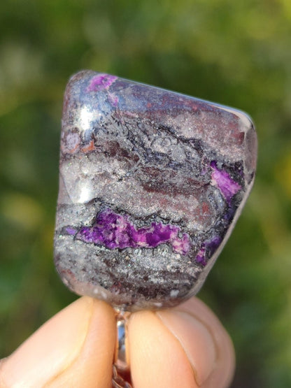 Sugilith / Sugilite Kette inkl. 925 Silberöse lila Edelstein Unikat Ethno Natur Heilstein Rarität Selten Flash Wow Sammler Investition Edel - Art of Nature Berlin
