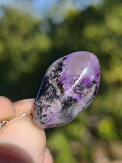 Sugilith / Sugilite Kette inkl. 925 Silberöse lila Edelstein Unikat Ethno Natur Heilstein Rarität Selten Flash Wow Sammler Investition Edel - Art of Nature Berlin