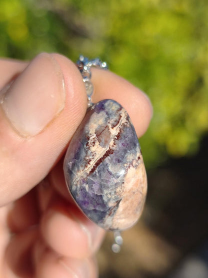 Sugilith / Sugilite Kette inkl. 925 Silberöse lila Edelstein Unikat Ethno Natur Heilstein Rarität Selten Flash Wow Sammler Investition Edel - Art of Nature Berlin