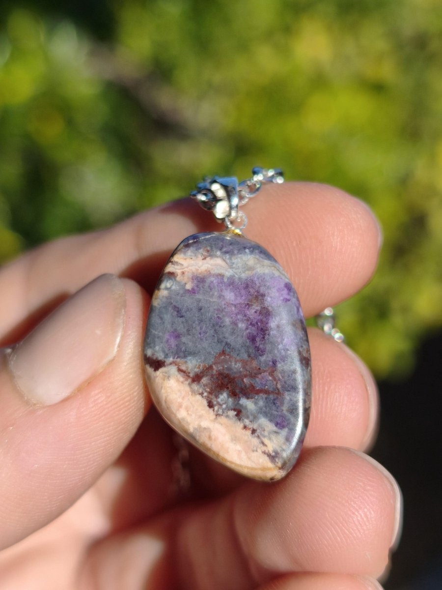 Sugilith / Sugilite Kette inkl. 925 Silberöse lila Edelstein Unikat Ethno Natur Heilstein Rarität Selten Flash Wow Sammler Investition Edel - Art of Nature Berlin