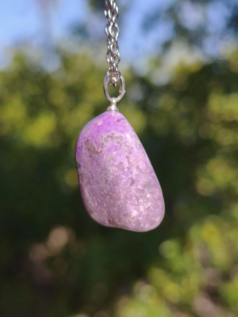 Sugilith / Sugilite Kette inkl. 925 Silberöse lila Edelstein Unikat Ethno Natur Heilstein Rarität Selten Flash Wow Sammler Investition Edel - Art of Nature Berlin