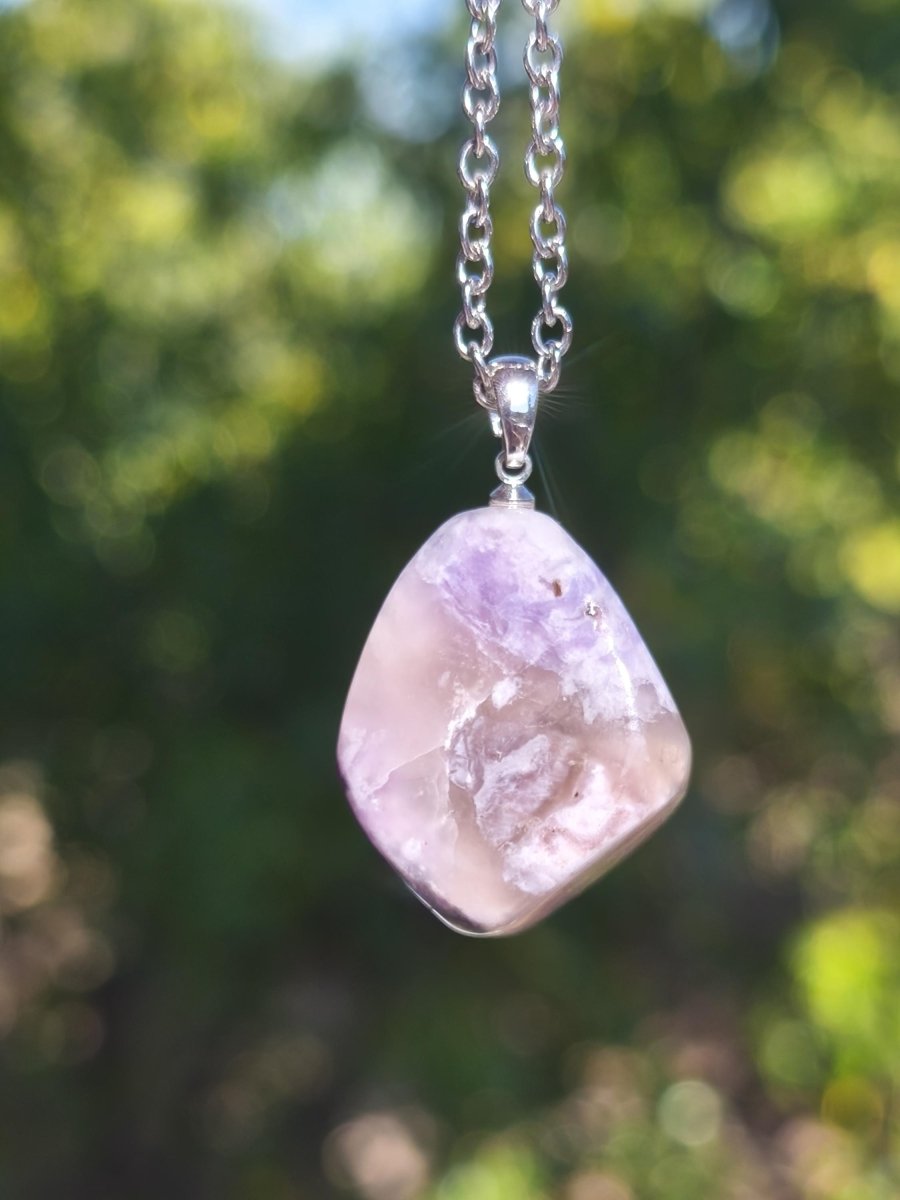 Sugilith / Sugilite Kette inkl. 925 Silberöse lila Edelstein Unikat Ethno Natur Heilstein Rarität Selten Flash Wow Sammler Investition Edel - Art of Nature Berlin