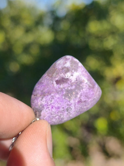 Sugilith / Sugilite Kette inkl. 925 Silberöse lila Edelstein Unikat Ethno Natur Heilstein Rarität Selten Flash Wow Sammler Investition Edel - Art of Nature Berlin