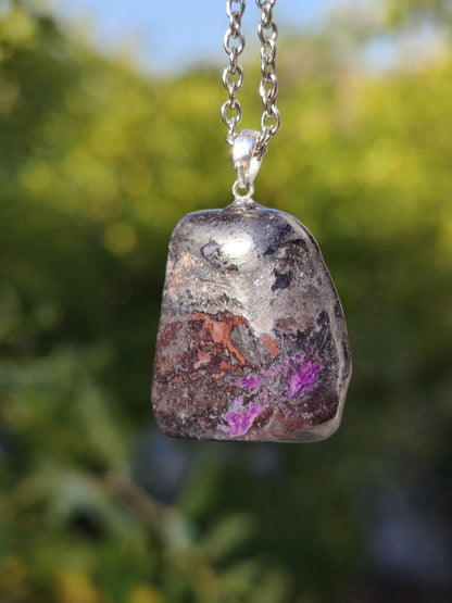 Sugilith / Sugilite Kette inkl. 925 Silberöse lila Edelstein Unikat Ethno Natur Heilstein Rarität Selten Flash Wow Sammler Investition Edel - Art of Nature Berlin