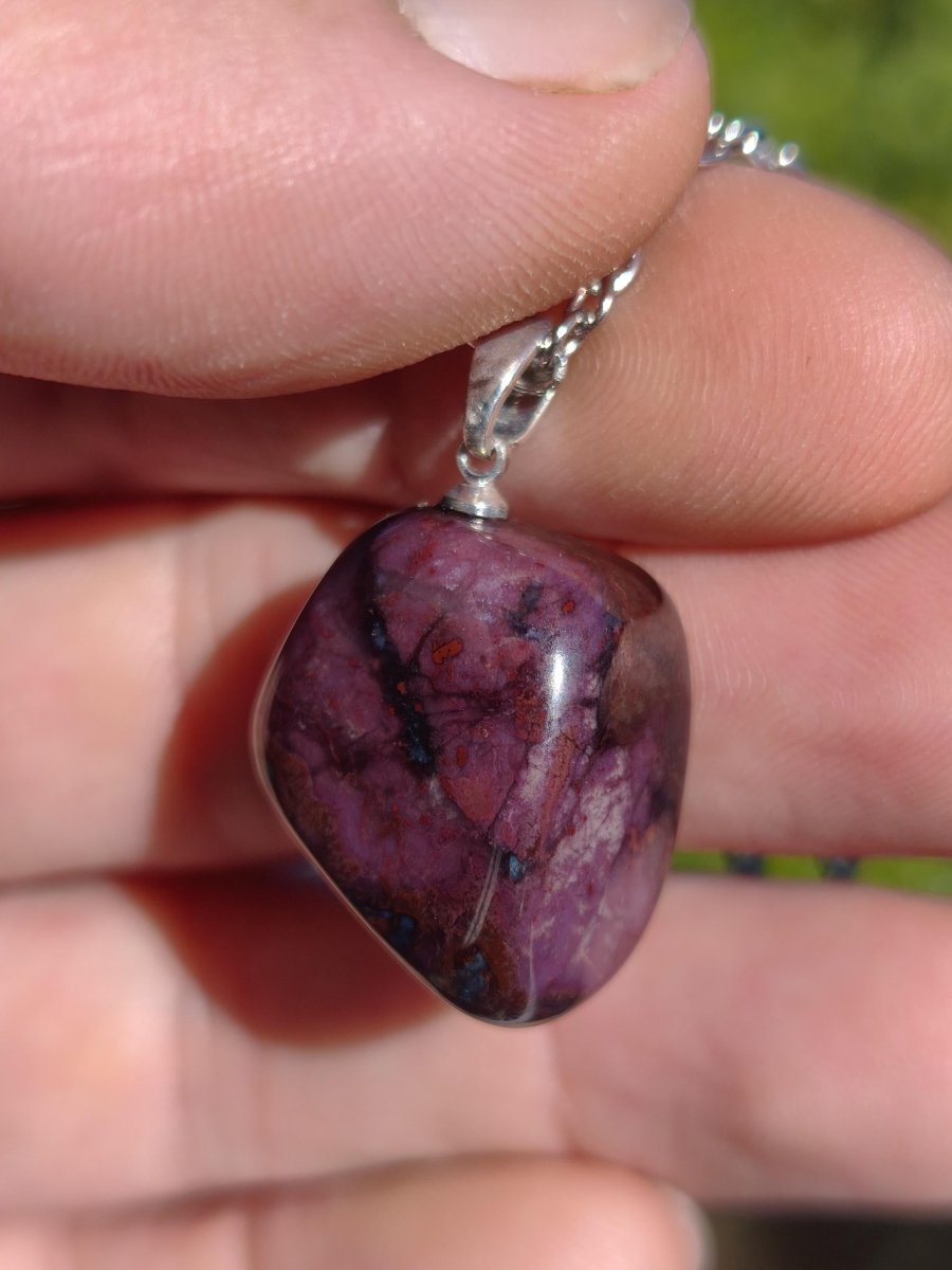 Sugilith / Sugilite Kette inkl. 925 Silberöse lila Edelstein Unikat Ethno Natur Heilstein Rarität Selten Flash Wow Sammler Investition Edel - Art of Nature Berlin