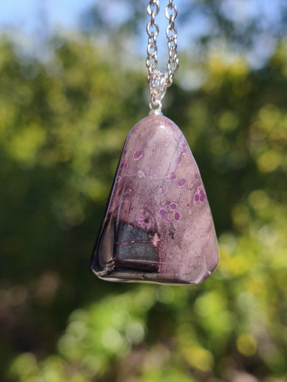 Sugilith / Sugilite Kette inkl. 925 Silberöse lila Edelstein Unikat Ethno Natur Heilstein Rarität Selten Flash Wow Sammler Investition Edel - Art of Nature Berlin
