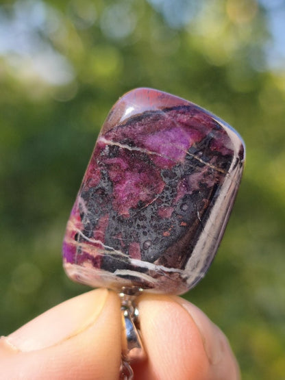 Sugilith / Sugilite Kette inkl. 925 Silberöse lila Edelstein Unikat Ethno Natur Heilstein Rarität Selten Flash Wow Sammler Investition Edel - Art of Nature Berlin