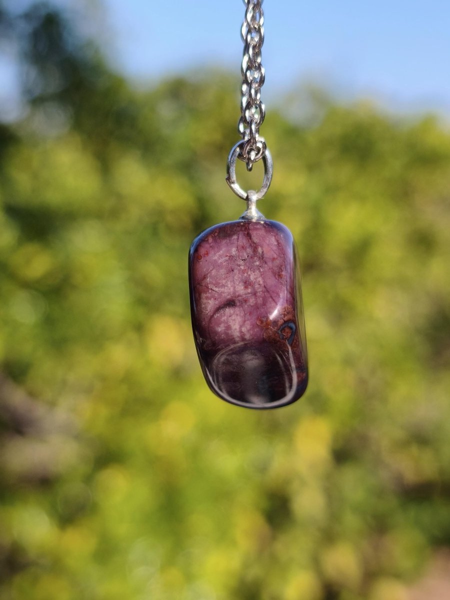 Sugilith / Sugilite Kette inkl. 925 Silberöse lila Edelstein Unikat Ethno Natur Heilstein Rarität Selten Flash Wow Sammler Investition Edel - Art of Nature Berlin