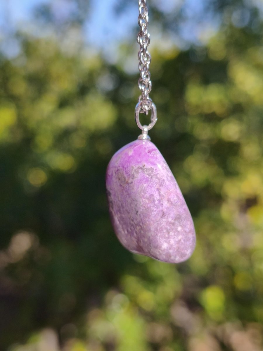 Sugilith / Sugilite Kette inkl. 925 Silberöse lila Edelstein Unikat Ethno Natur Heilstein Rarität Selten Flash Wow Sammler Investition Edel - Art of Nature Berlin