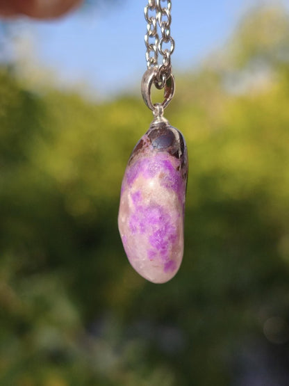 Sugilith / Sugilite Kette inkl. 925 Silberöse lila Edelstein Unikat Ethno Natur Heilstein Rarität Selten Flash Wow Sammler Investition Edel - Art of Nature Berlin