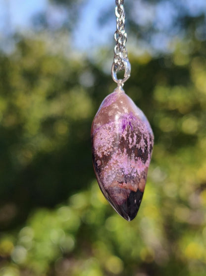 Sugilith / Sugilite Kette inkl. 925 Silberöse lila Edelstein Unikat Ethno Natur Heilstein Rarität Selten Flash Wow Sammler Investition Edel - Art of Nature Berlin