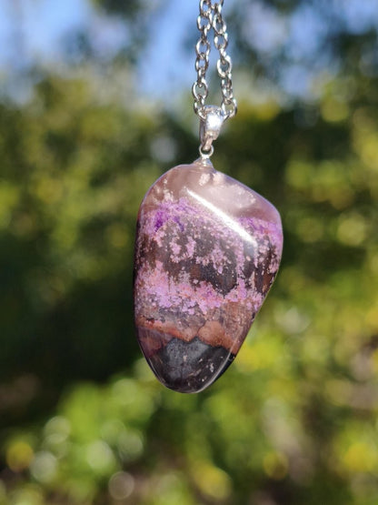Sugilith / Sugilite Kette inkl. 925 Silberöse lila Edelstein Unikat Ethno Natur Heilstein Rarität Selten Flash Wow Sammler Investition Edel - Art of Nature Berlin