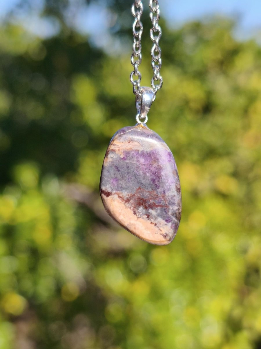 Sugilith / Sugilite Kette inkl. 925 Silberöse lila Edelstein Unikat Ethno Natur Heilstein Rarität Selten Flash Wow Sammler Investition Edel - Art of Nature Berlin