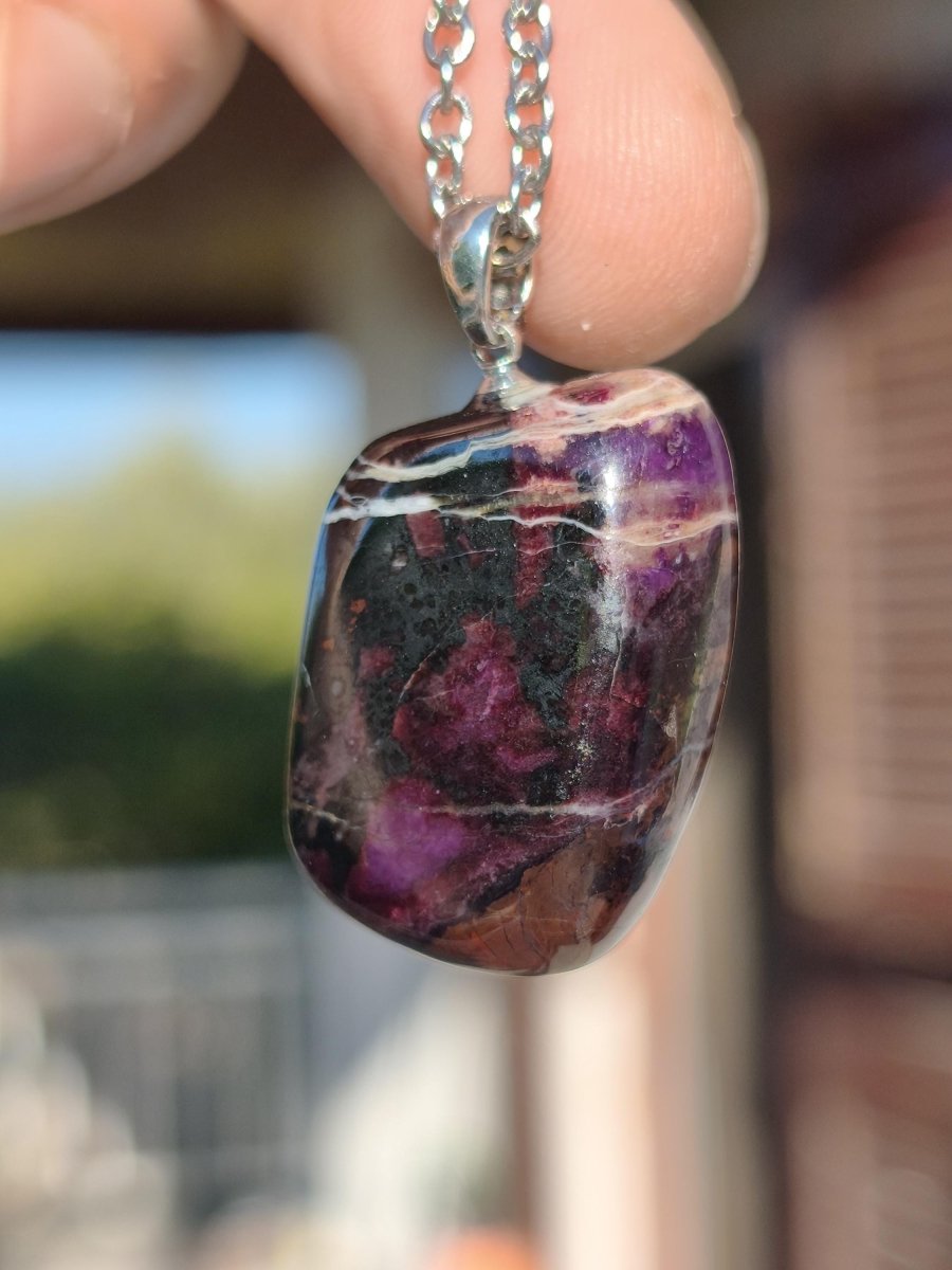 Sugilith / Sugilite Kette inkl. 925 Silberöse lila Edelstein Unikat Ethno Natur Heilstein Rarität Selten Flash Wow Sammler Investition Edel - Art of Nature Berlin