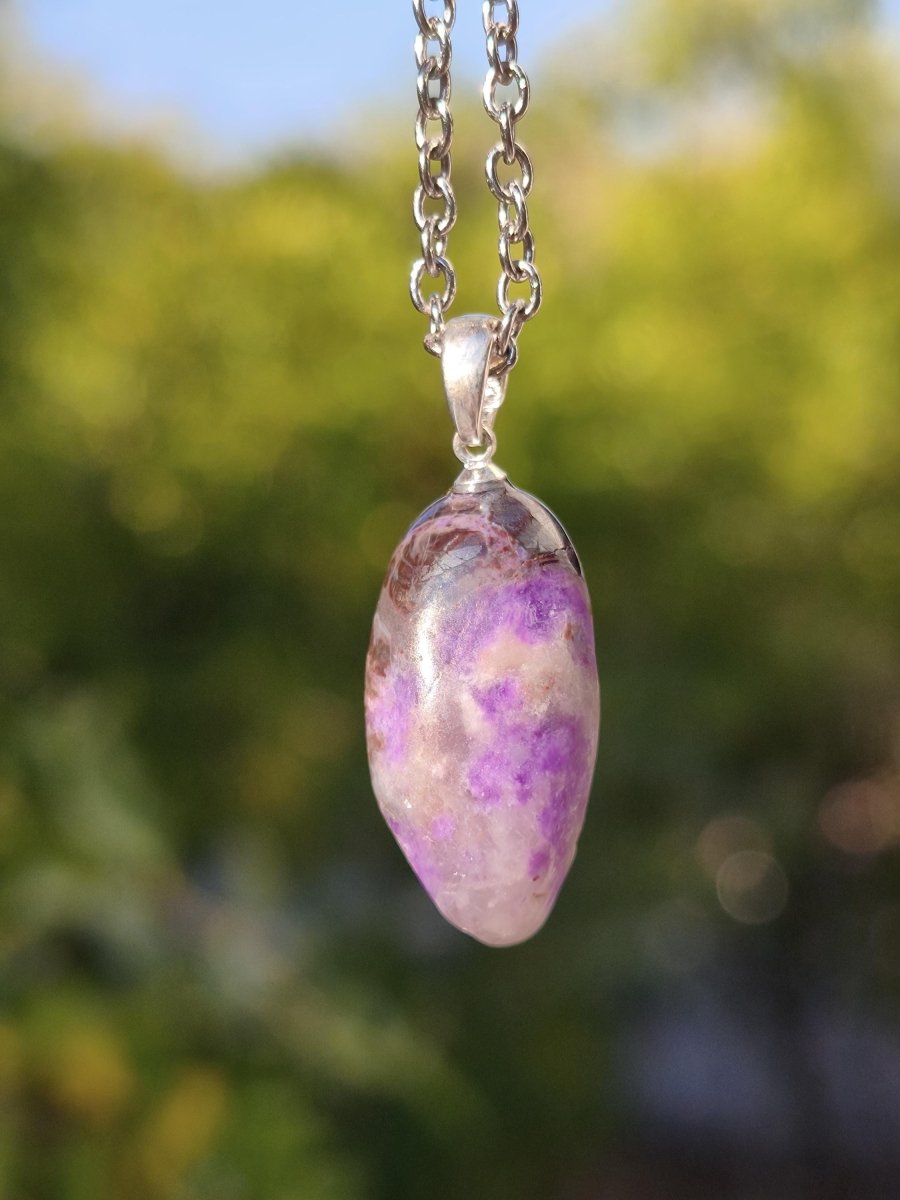 Sugilith / Sugilite Kette inkl. 925 Silberöse lila Edelstein Unikat Ethno Natur Heilstein Rarität Selten Flash Wow Sammler Investition Edel - Art of Nature Berlin