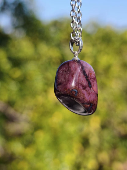 Sugilith / Sugilite Kette inkl. 925 Silberöse lila Edelstein Unikat Ethno Natur Heilstein Rarität Selten Flash Wow Sammler Investition Edel - Art of Nature Berlin
