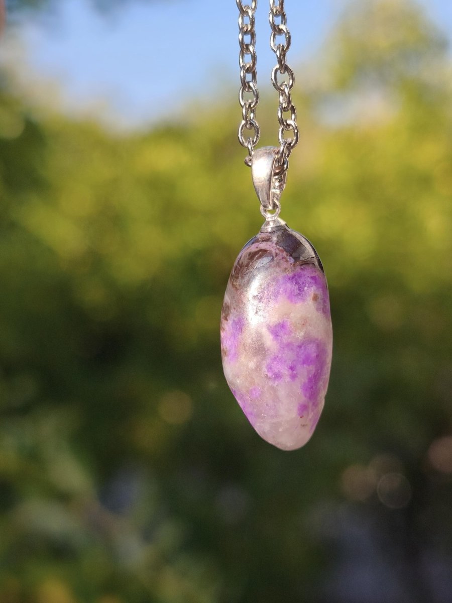 Sugilith / Sugilite Kette inkl. 925 Silberöse lila Edelstein Unikat Ethno Natur Heilstein Rarität Selten Flash Wow Sammler Investition Edel - Art of Nature Berlin